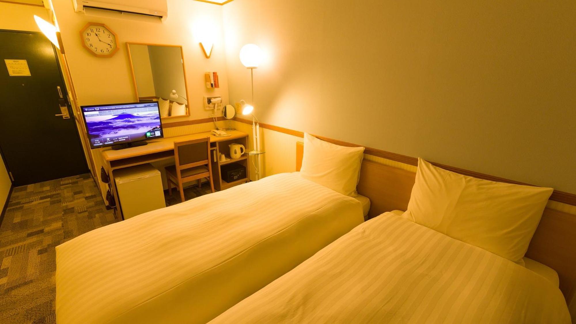 Toyoko Inn Tokyo Eki Shin Ohashi Mae Room photo